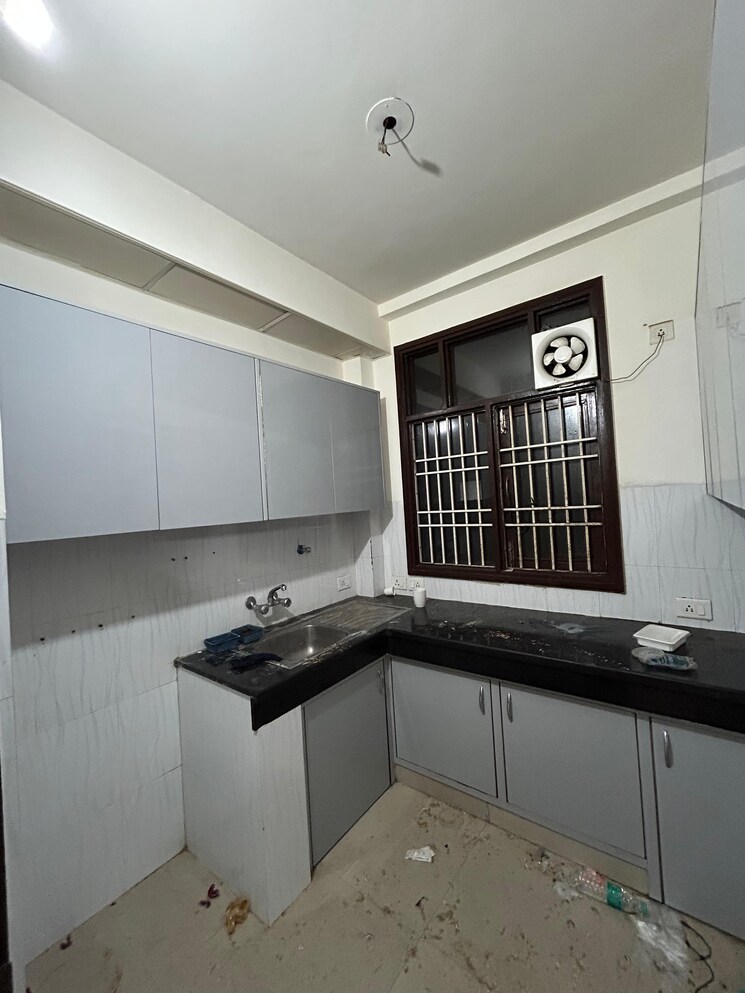 Kitchen, wave-floors 2 Bedroom 135 Sq.Yd. Apartment In Mahurali Ghaziabad 9577200