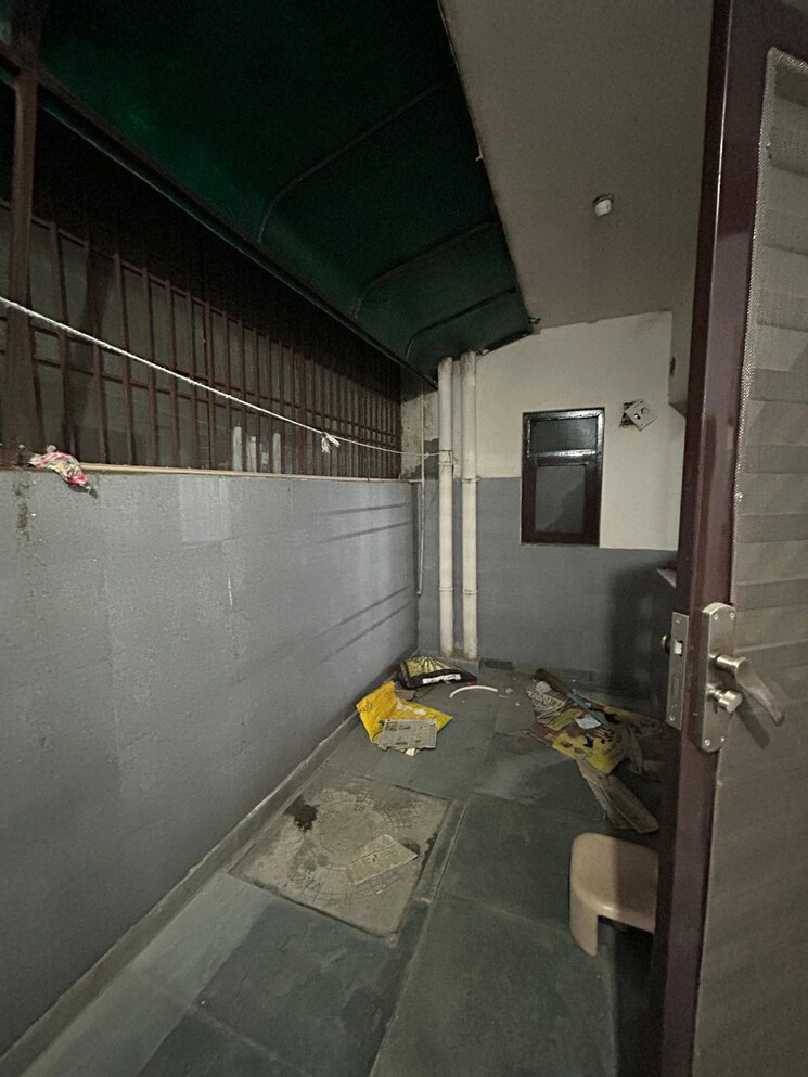 Kitchen, wave-floors 2 Bedroom 135 Sq.Yd. Apartment In Mahurali Ghaziabad 9577200