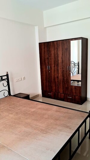 Room in 2 BHK Apartment at Dona Paula – for Rent