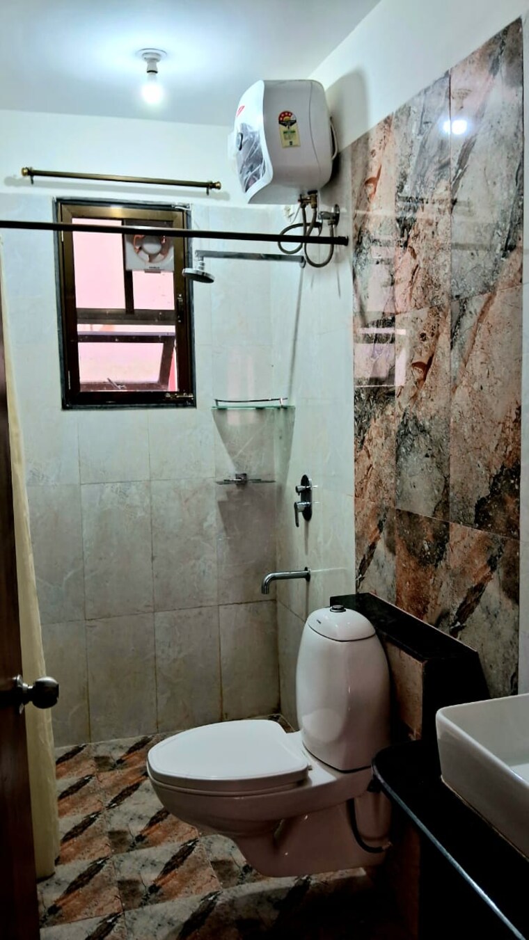 Bathroom, dona paula 2 Bedroom 1000 Sq.Ft. Apartment In Dona Paula Goa 9577234