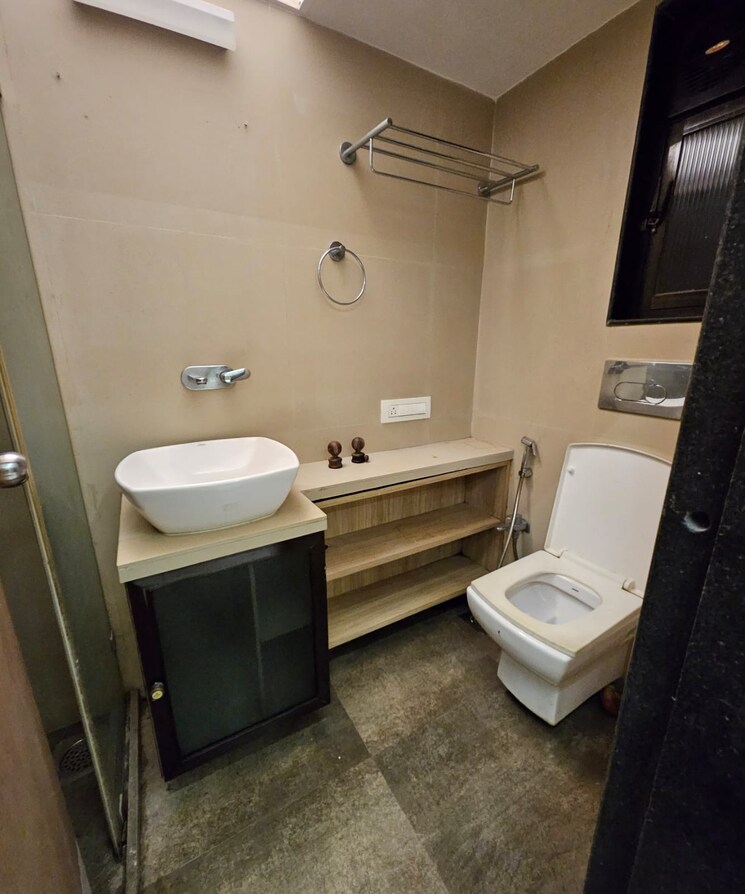 Bathroom, navratna-apartment 2 Bedroom 1000 Sq.Ft. Apartment In Santacruz East Mumbai 9577266