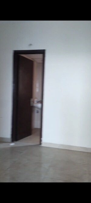 Room in 2 BHK Apartment at Amrapali Leisure Park, Amrapali Leisure Valley – for Rent