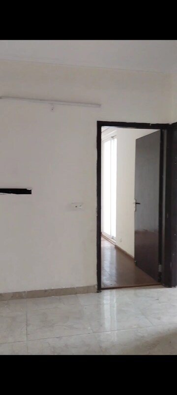 Room in 2 BHK Apartment at Amrapali Leisure Park, Amrapali Leisure Valley – for Rent