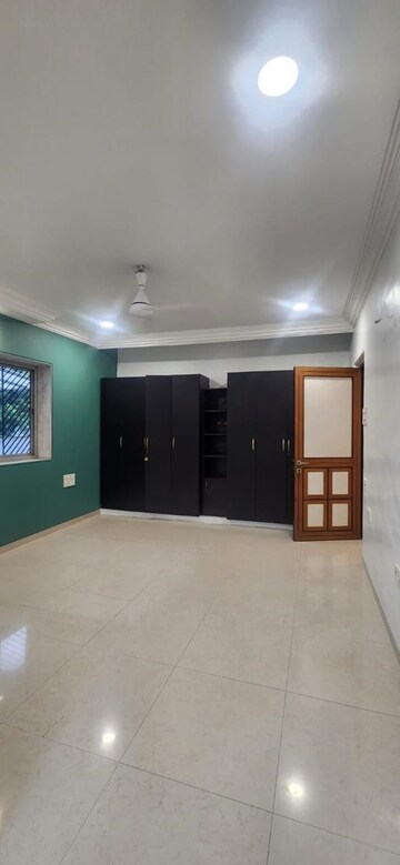 Bedroom in 4 BHK Villa at Chembur – for Rent