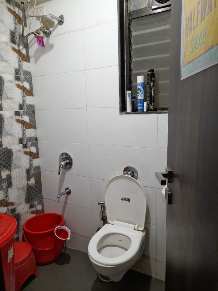 Bathroom, lokhandwala-vinay-tower 2 Bedroom 800 Sq.Ft. Apartment In Kandivali East Mumbai 9577295