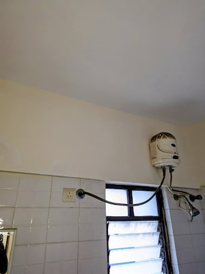 Furnished Amenities in 2 BHK Apartment at Gera Emerald City, Kharadi – for Rent