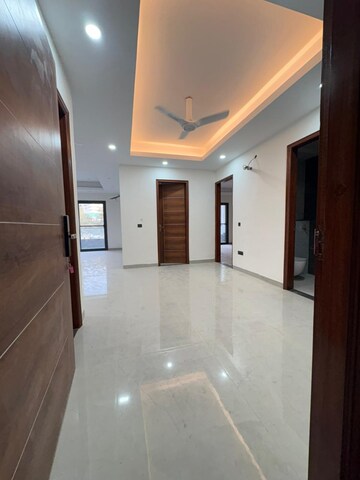 Building Lobby in 3 BHK Builder Floor at Sushant Lok I – for Rent