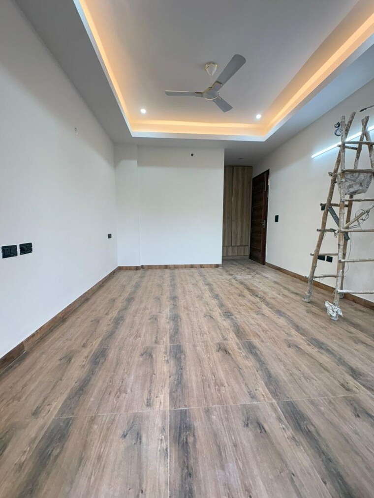 Room, sushant lok i 3 Bedroom 2800 Sq.Ft. Builder Floor In Sushant Lok I Gurgaon 9577325