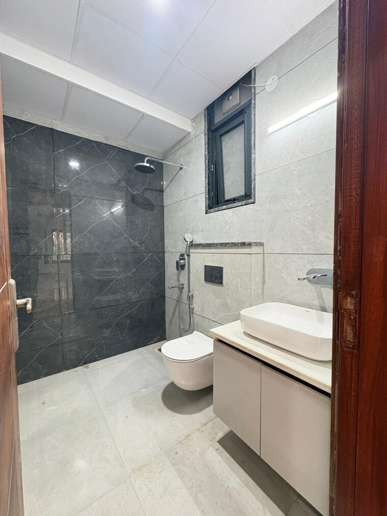 Bathroom, sushant lok i 3 Bedroom 2800 Sq.Ft. Builder Floor In Sushant Lok I Gurgaon 9577325
