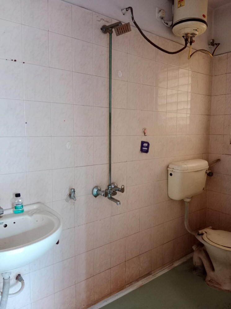 Bathroom, rakshak-nagar-gold 1 Bedroom 586 Sq.Ft. Apartment In Kharadi Pune 9577354