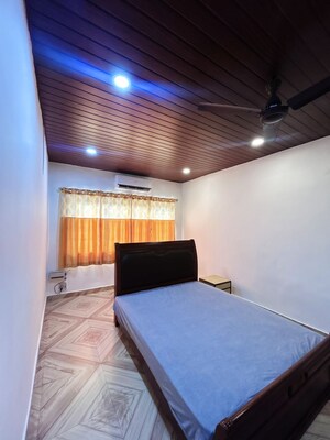 Room in 3 BHK Apartment at Miramar – for Rent