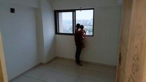 Room in 2 BHK Apartment at VN Skyline, Nava Vadaj – for Rent