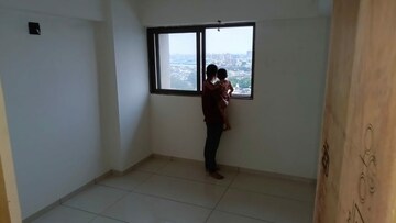 Room in 2 BHK Apartment at VN Skyline, Nava Vadaj – for Rent