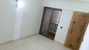 Room in 2 BHK Apartment at VN Skyline, Nava Vadaj – for Rent