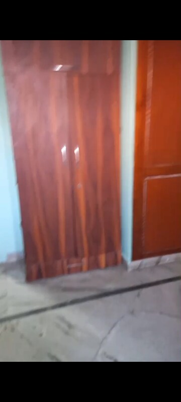 Bedroom in 2 BHK Builder Floor at Sector 40 – for Rent
