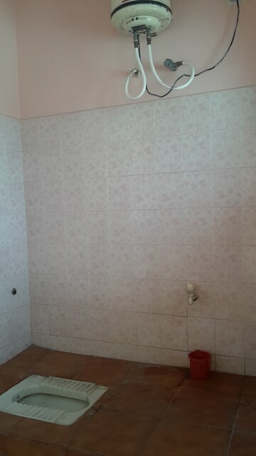 Bathroom in 1 RK Independent House at Rt Nagar – for Rent