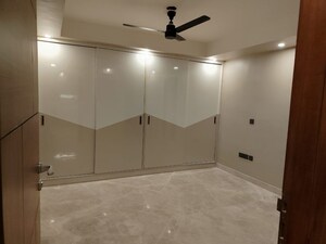 Room in 6+ BHK Builder Floor at Dlf Phase I – for Sale