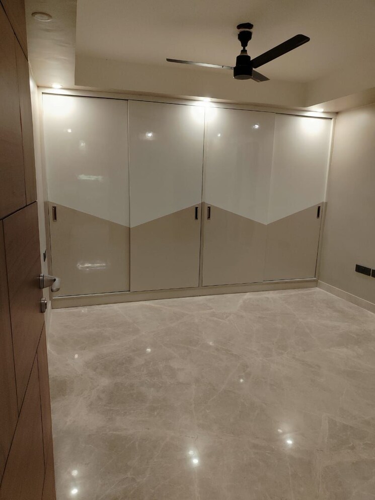 Room, dlf phase i 6+ Bedroom 1800 Sq.Ft. Builder Floor In Dlf Phase I Gurgaon 9577390