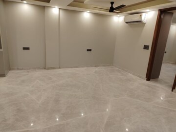 Room in 6+ BHK Builder Floor at Dlf Phase I – for Sale