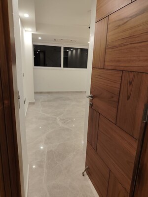 Bathroom in 6+ BHK Builder Floor at Dlf Phase I – for Sale