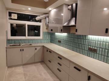 Kitchen in 6+ BHK Builder Floor at Dlf Phase I – for Sale