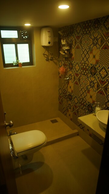Bathroom in 4 BHK Villa at Chembur – for Rent