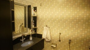 Bathroom in 4 BHK Villa at Chembur – for Rent