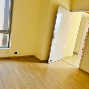 Room in 2.5 BHK Apartment at Pioneer Park Phase 1, Sector 61 – for Rent