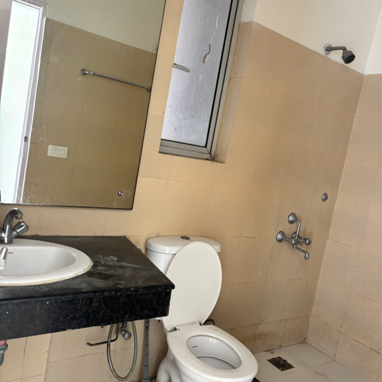 Bathroom, pioneer-park-phase-1 2.5 Bedroom 1520 Sq.Ft. Apartment In Sector 61 Gurgaon 9577466