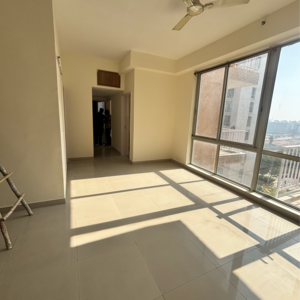 Room in 2.5 BHK Apartment at Pioneer Park Phase 1, Sector 61 – for Rent