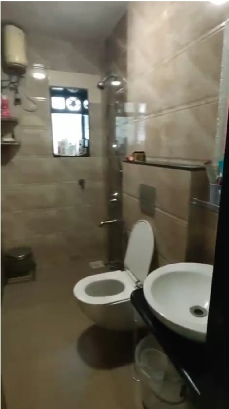 Bathroom, sindhi-society 2 Bedroom 975 Sq.Ft. Apartment In Chembur Mumbai 9577459