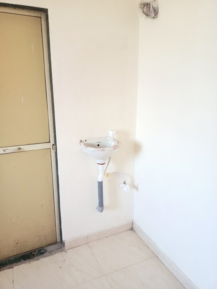 Room, kasheli 1 Bedroom 560 Sq.Ft. Apartment In Kasheli Thane 9577533