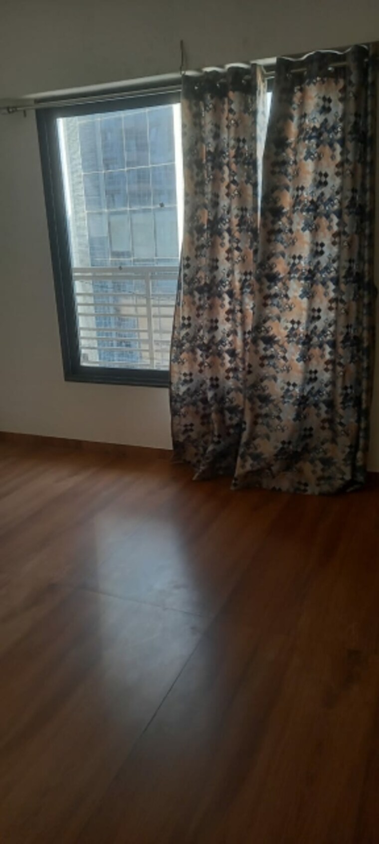 Room, vaishnodevi circle 3 Bedroom 2160 Sq.Ft. Apartment In Vaishnodevi Circle Ahmedabad 9577527