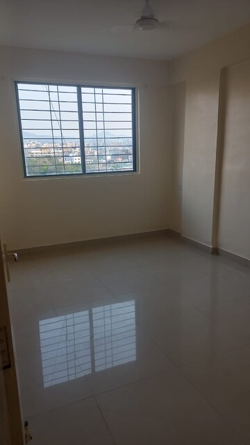 Room in 2 BHK Apartment at Archana Hill Town, Kondhwa – for Rent