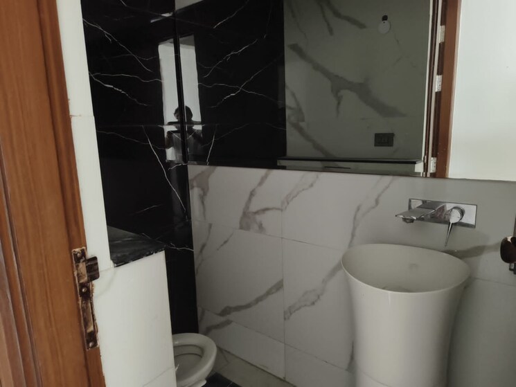 Bathroom, gaurs-platinum-towers 4 Bedroom 4720 Sq.Ft. Apartment In Sector 79 Noida 9577558