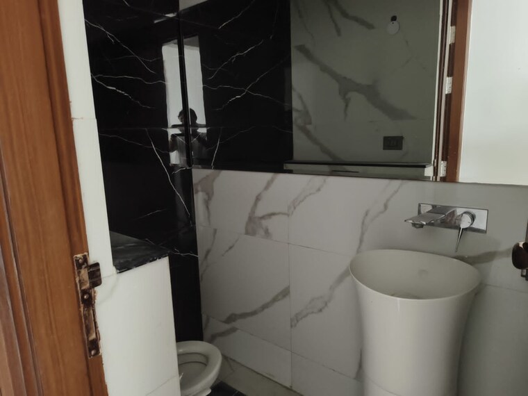 Bathroom, gaurs-platinum-towers 4 Bedroom 4720 Sq.Ft. Apartment In Sector 79 Noida 9577558