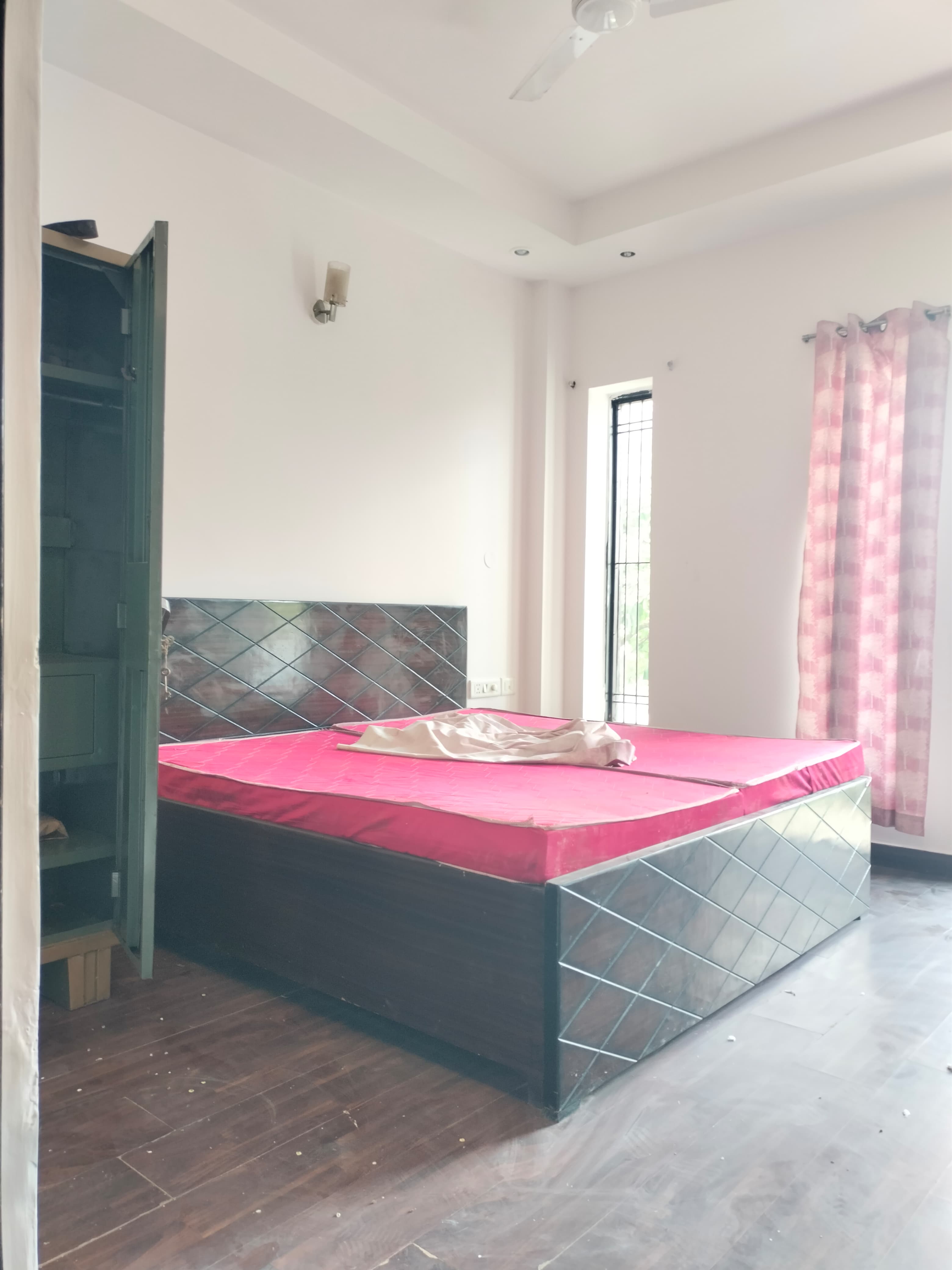 1 BHK + Pooja Room Builder Floor For Rent in Sector 43