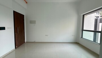 Room in 1 BHK Apartment at Kalpataru Immensa, Kolshet Road – for Rent