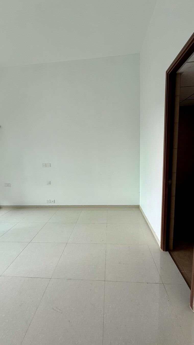 Room, kalpataru-immensa 1 Bedroom 550 Sq.Ft. Apartment In Kolshet Road Thane 9577560