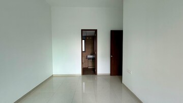 Room in 1 BHK Apartment at Kalpataru Immensa, Kolshet Road – for Rent
