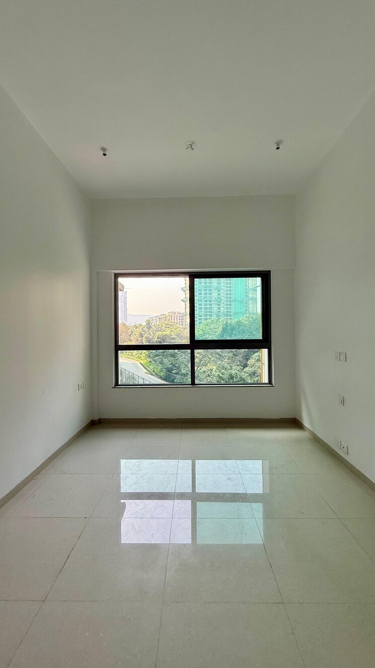 Room, kalpataru-immensa 1 Bedroom 550 Sq.Ft. Apartment In Kolshet Road Thane 9577560