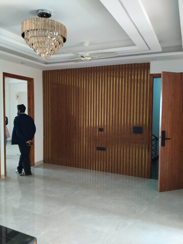 Room in 3 BHK Builder Floor at Ansal API Esencia, Sector 67 – for Sale