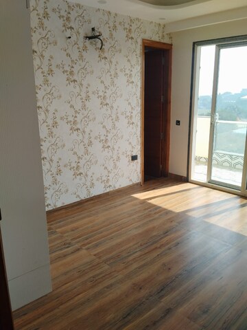 Room in 3 BHK Builder Floor at Ansal API Esencia, Sector 67 – for Sale