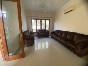 Living Room in 5 BHK Villa at Sector 21a – for Rent