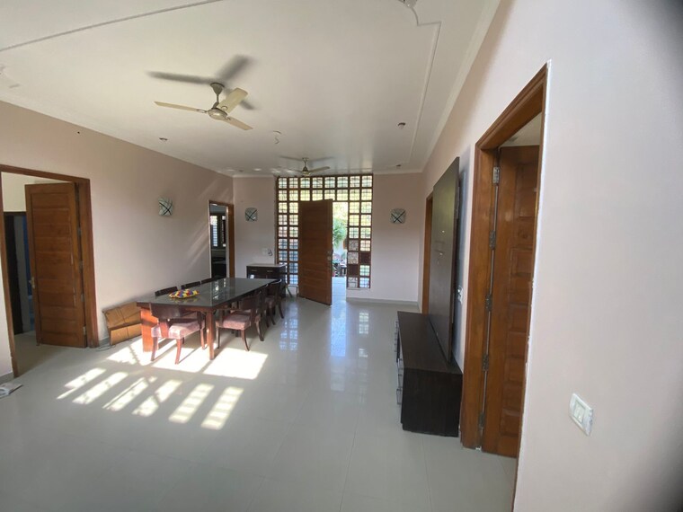 Living Room, sector 21a 5 Bedroom 500 Sq.Yd. Villa In Sector 21a Faridabad 9577658