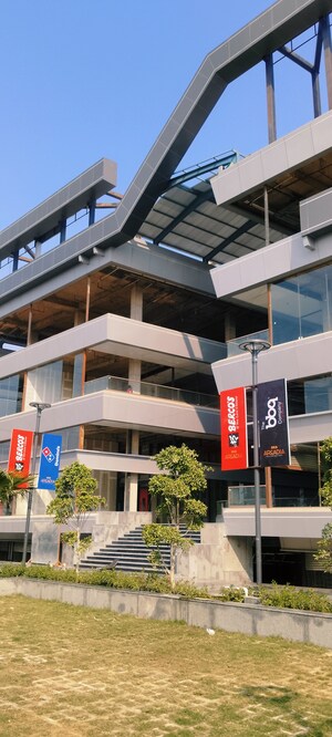  Shop – Exterior View View at SKA Arcadia, Wave City - for Sale