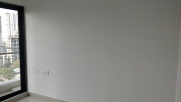 Room in 2 BHK Apartment at Sunteck City Avenue 1, Goregaon West – for Rent