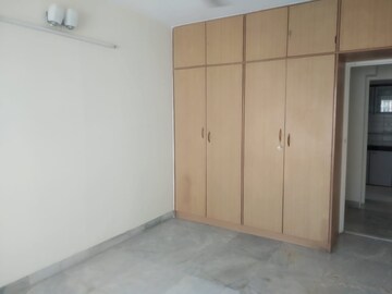 Room in 4 BHK Apartment at Hiranandani Gardens, Powai – for Rent