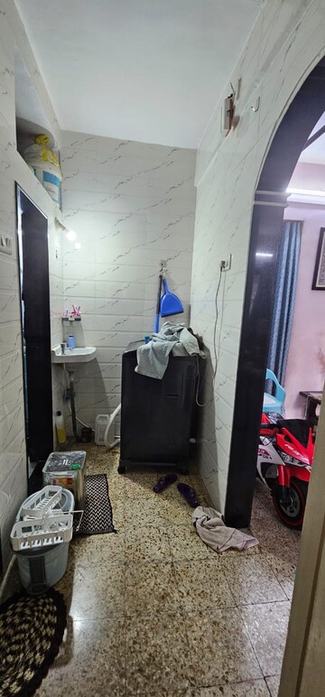 Team Area in 1 BHK Apartment at Asmita Jyoti CHS, Malad West – for Rent