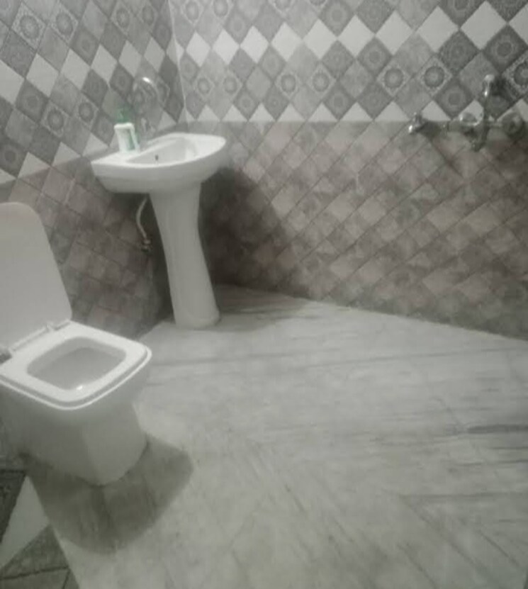 Attached Bathroom, aliganj 1 Bedroom 520 Sq.Ft. Villa In Aliganj Lucknow 9577706